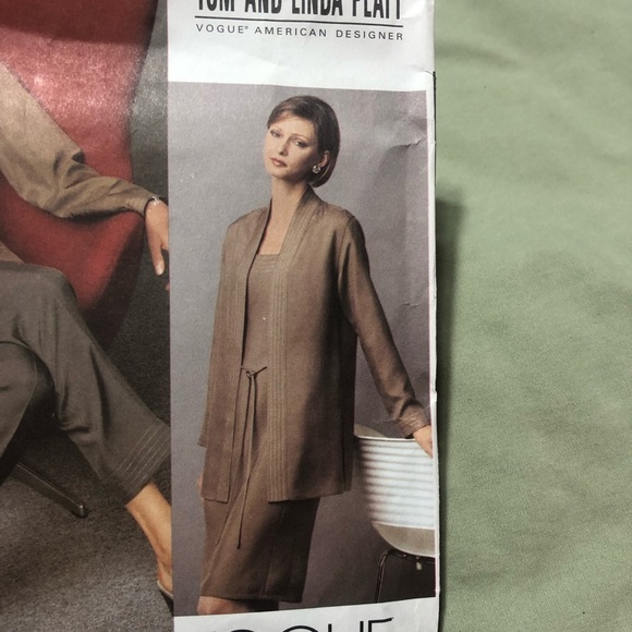 Vintage vogue 2686 , sizes 12-16- Tom and Linda Platt - dress, to, pants, jacket - Picture 9 of 10